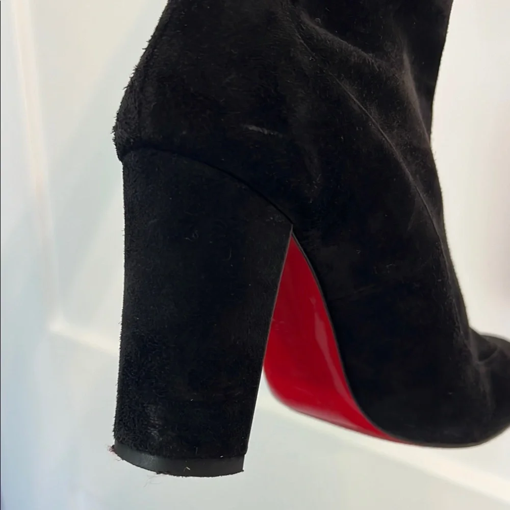 Elegant Black Women's Boots - Picture 13 of 16